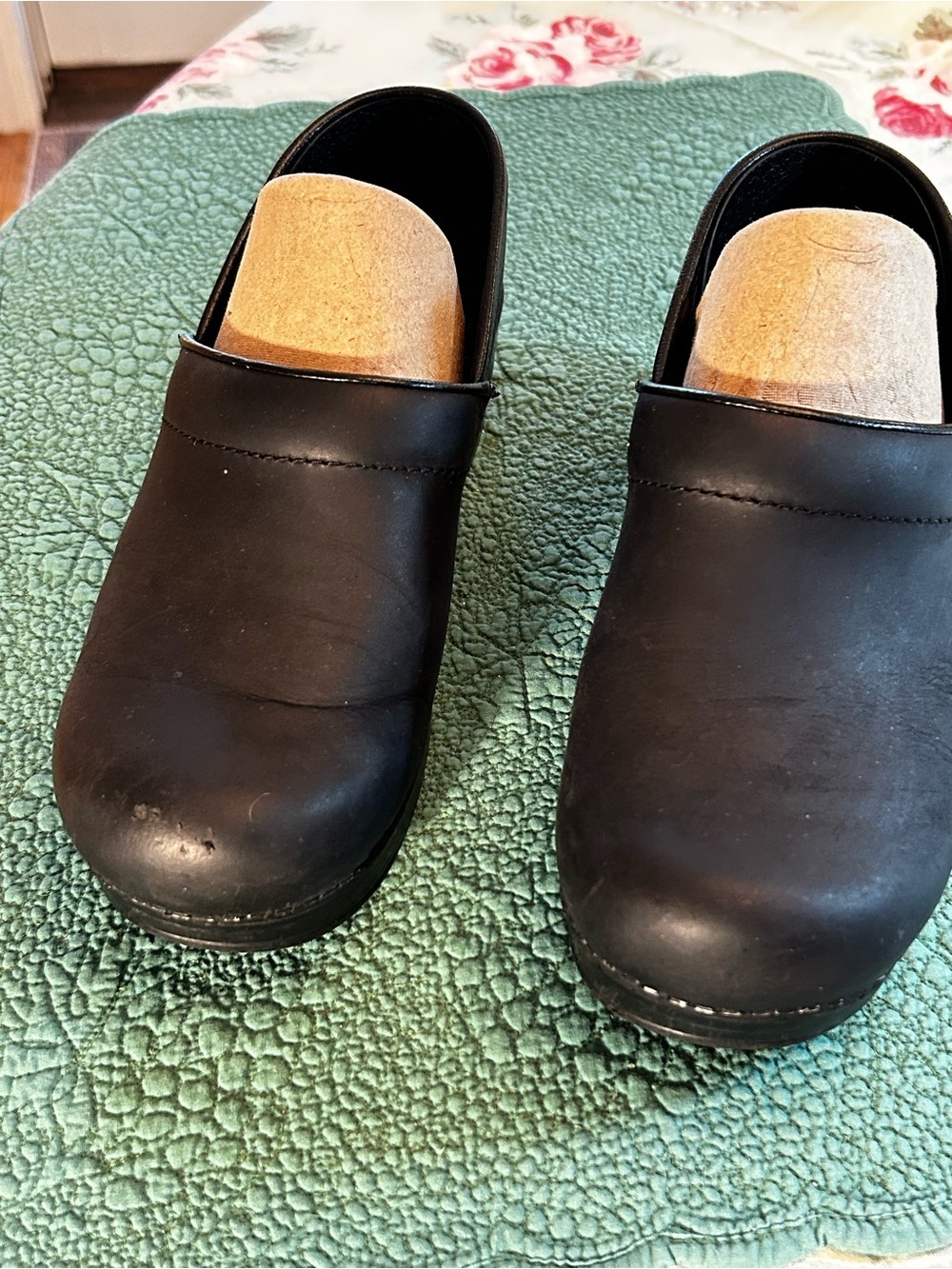 Dansko Professional 37 black clogs